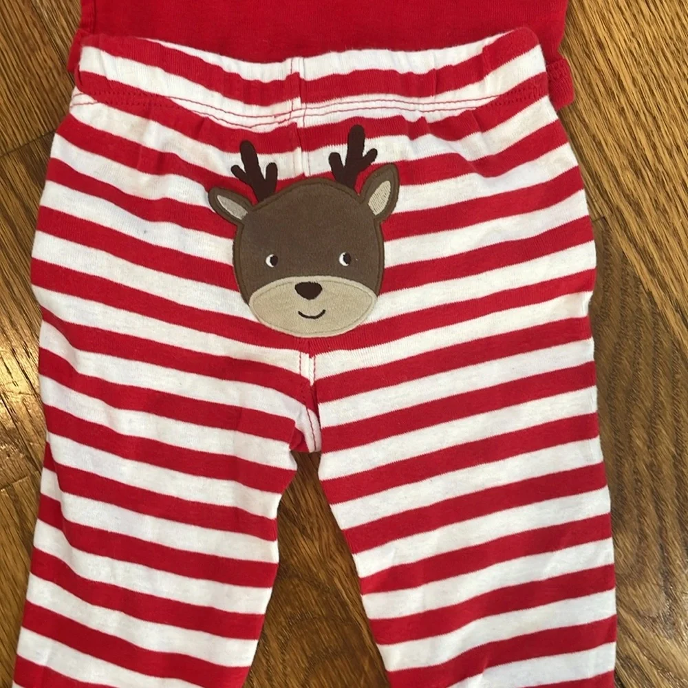 Carter’s My First Christmas Matching Set. Includes Shirt/Pants. Size 3 Months.
